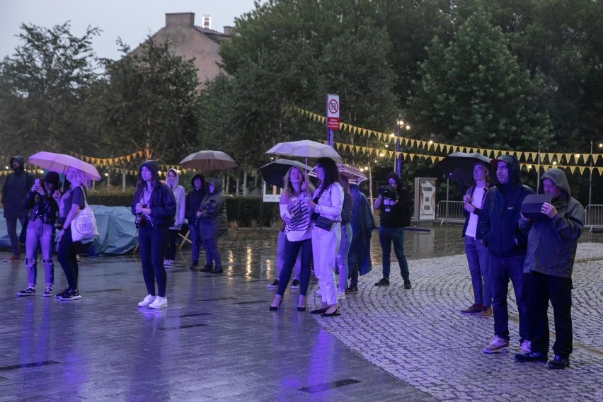 Pierwszy krakowski koncert w pandemii odbył się w deszczu