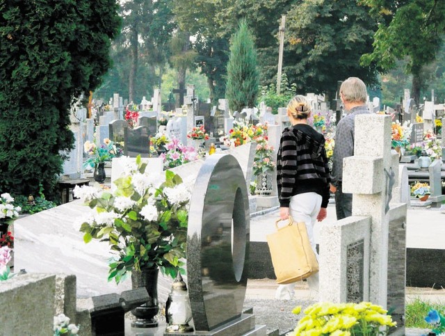 Już pod koniec ubiegłego roku były obawy, że na cmentarzu braknie miejsca na pochówki