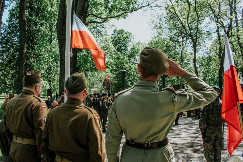 W Parku Przyjaźni Wojsk Górskich w Kłodzku odsłonięto pomnik Emila Czecha