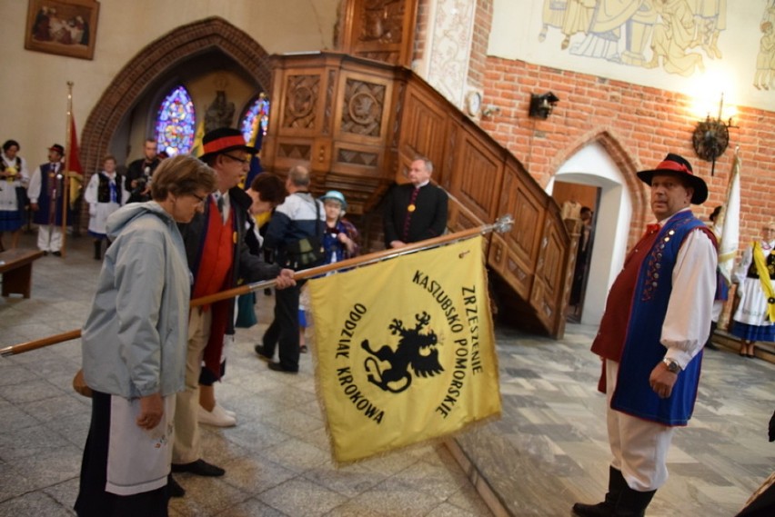 Chojnice. XXI Światowy Zjazd Kaszubów - msza święta i rozpoczęcie zjazdu