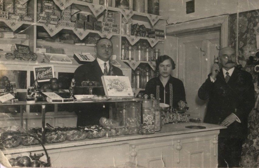 Sklep cukierniczy w latach 30 - tych
