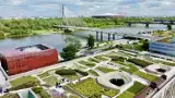 Zielony ogród na dachu Centrum Nauki Kopernik otwarty. Jest jak japoński park skalny. Wyjątkowe miejsce w Warszawie