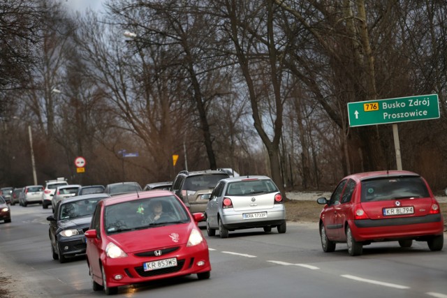 Urzędnicy założyli, że na przebudowę Kocmyrzowskiej wystarczy im 70 mln zł. To za mało