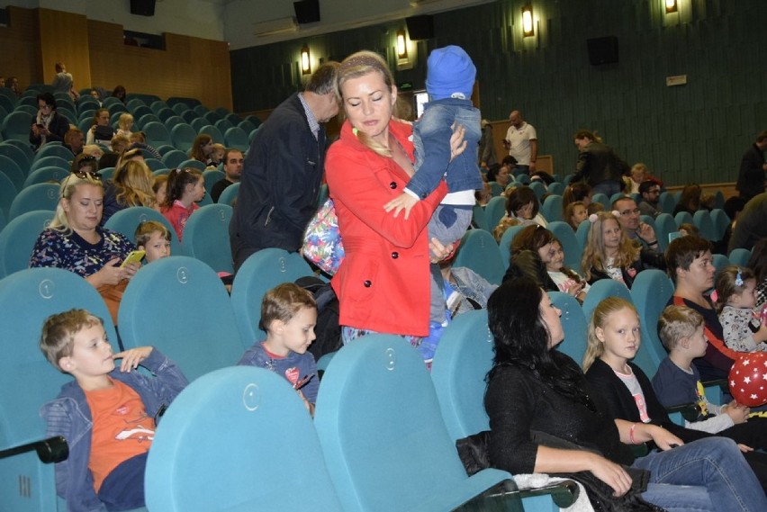 Teatr Truskawkowi Rodzice wystąpili w Kinoteatrze Polonez ze...