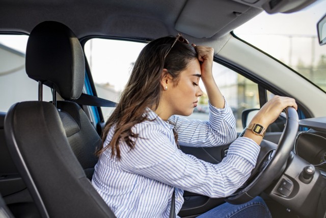 Prawo jazdy to kluczowy dokument umożliwiający prowadzenie pojazdów mechanicznych. Niestety, istnieją pewne schorzenia, przy których jego otrzymanie może być utrudnione lub nawet niemożliwe. 

Sprawdź, jakie choroby mogą utrudniać prowadzenie samochodu! 

Przesuwaj zdjęcia w prawo, naciśnij strzałkę lub przycisk NASTĘPNE