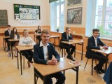 Matura z angielskiego 2022 w Cieszynie. Zobacz zdjęcia z I Liceum Ogólnokształcącego