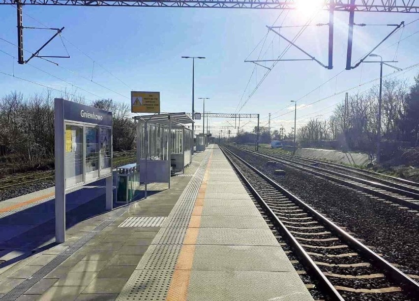 Gniewkowo. Nowe perony na stacji kolejowej to łatwiejsza podróż pociągiem w kierunku Torunia i Poznania [zdjęcia]