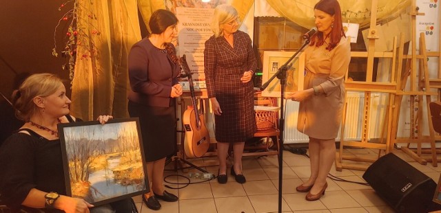 Urszula Bydlińska( z lewej)  została jedną z  laureatek tegorocznego Turnieju Jednego Listu.