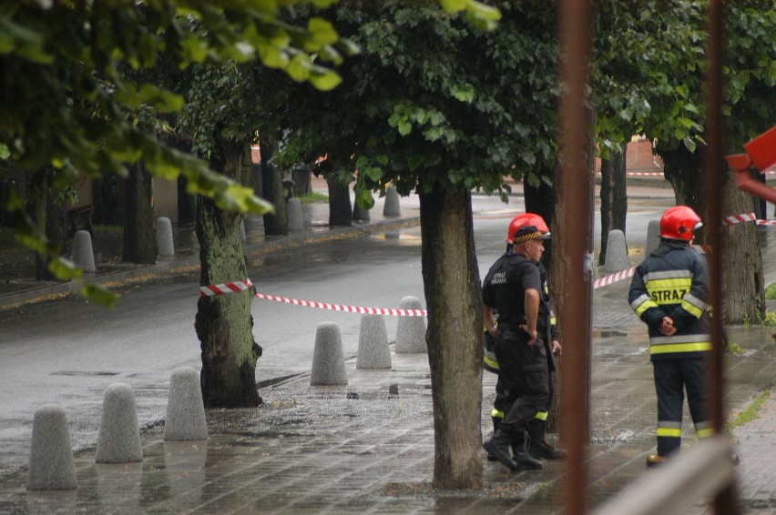 Bomba na ul. Lipowej? Policja zablokowała ulice, które mogły być w polu rażenia ładunku wybuchowego