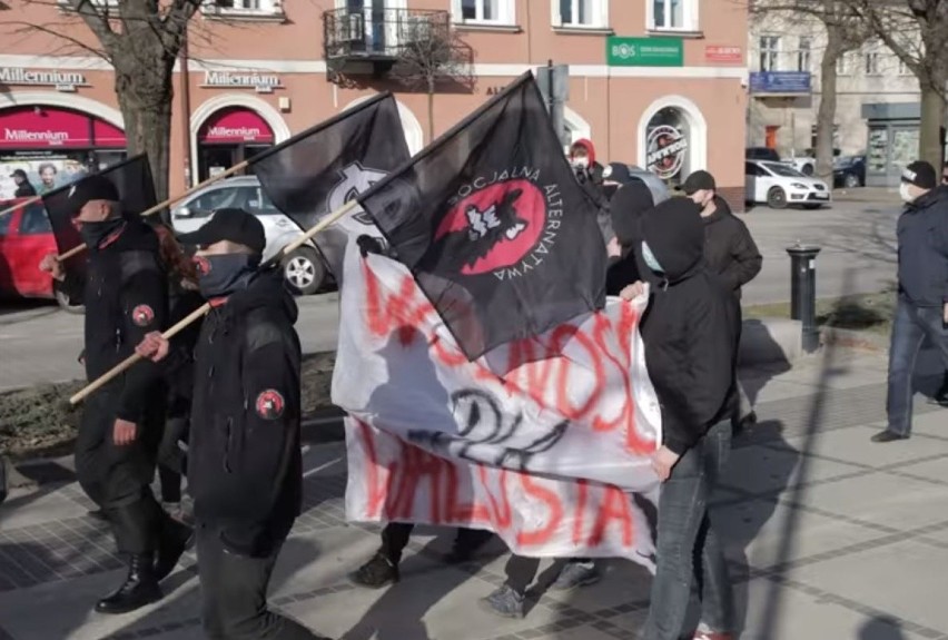 Marsz nacjonalistów w Częstochowie

Zobacz kolejne zdjęcia....