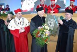 Prof. Lech Borowiec, światowej renomy biolog, doktorem honoris causa UO