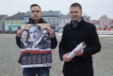 Młodzież Wszechpolska rozdawała w Łowiczu patriotyczne kalendarze