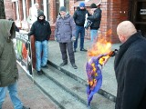 Chełm: Podpalili flagę Unii Europejskiej. Nie zostaną ukarani