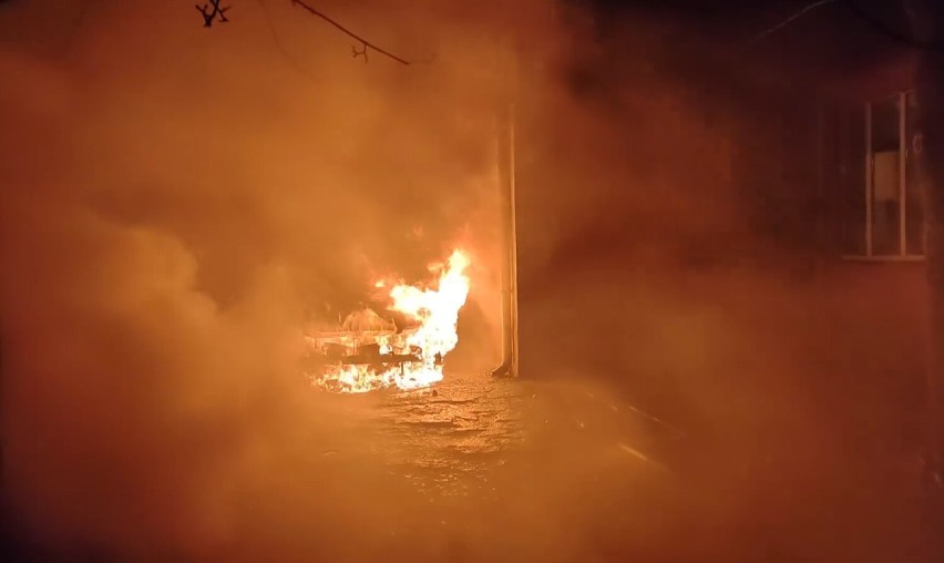 Pożar samochodu w Pieńsku. 3000 zł dostanie osoba, która...