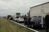 Wypadek na autostradzie A1. Tym razem do kraksy doszło pod Piątkiem [ZDJĘCIA!]