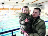 Niebezpieczny incydent na basenie w Gdańsku Chełmie. Ojciec dziecka zawiadomił prokuraturę