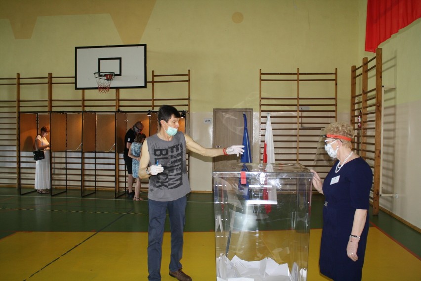 Wybory 2020 Czerniejewo: mieszkańcy głosują. Jaka była frekwencja do godz. 12.00?