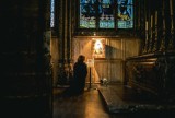Koronawirus. Episkopat apeluje o zwiększenie liczby mszy św. w kościołach. Starsi mogą zostać w domu [GDZIE OGLĄDAC MSZE]