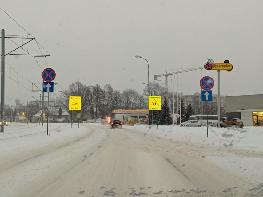 Fatalne warunki na drogach w Częstochowie. Kierowcy powinni...