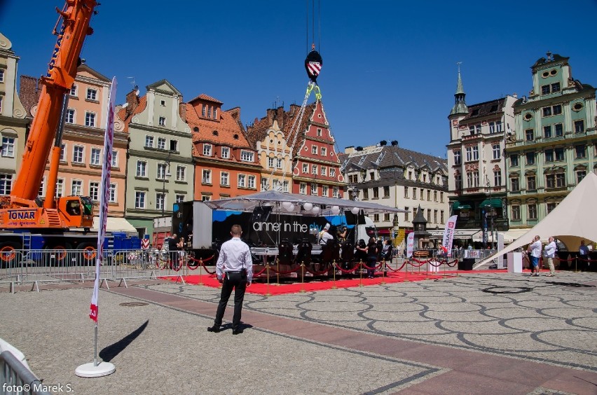 Dinner in the Sky we Wrocławiu