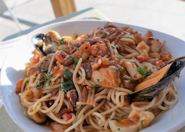 Dzień Spaghetti. Gdzie można zjeść najlepsze długie nitki w Kaliszu? Ranking włoskich restauracji. Kliknij w zdjęcie i przejdź dalej...