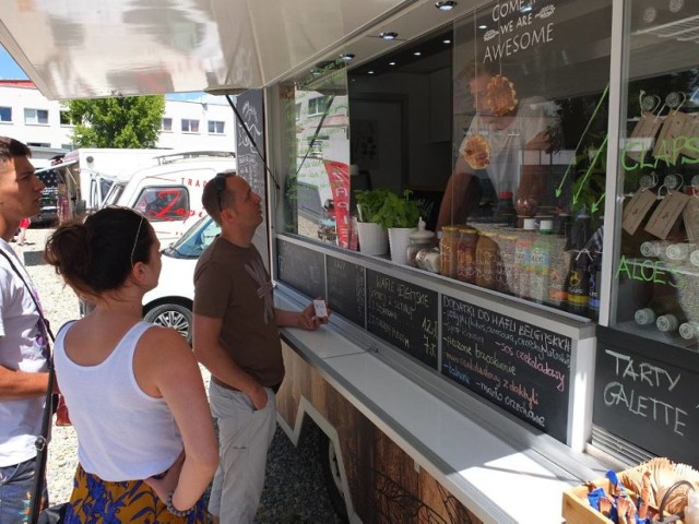 Inwazja FoodTrucków odbędzie się w dniach 2-4 czerwca na terenie Kompleksu Rekreacyjno-Sportowego Gwardia przy ulicy Kowalskiej.