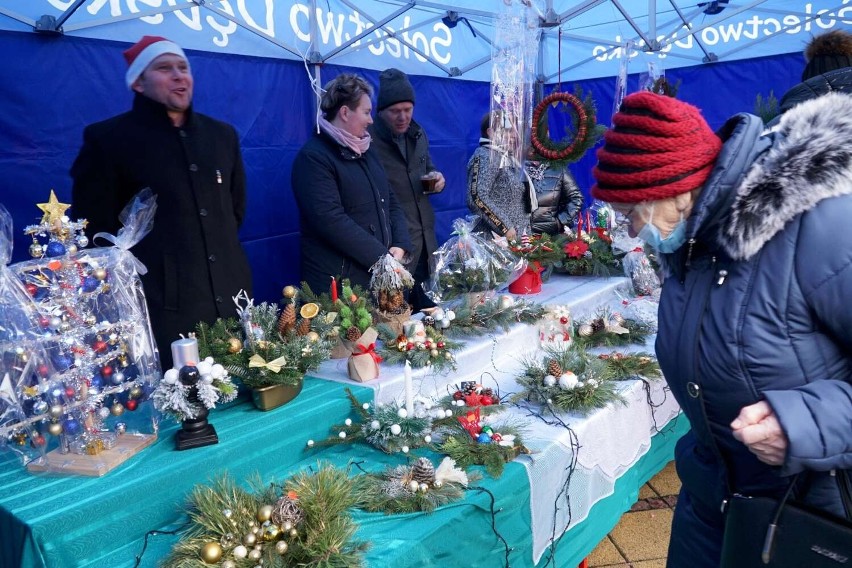 Spotkanie bożonarodzeniowe na rynku w Koźminku