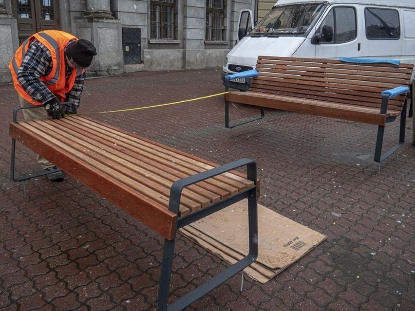 Mimo iż prace budowlane na placu Wolności jeszcze się nie...