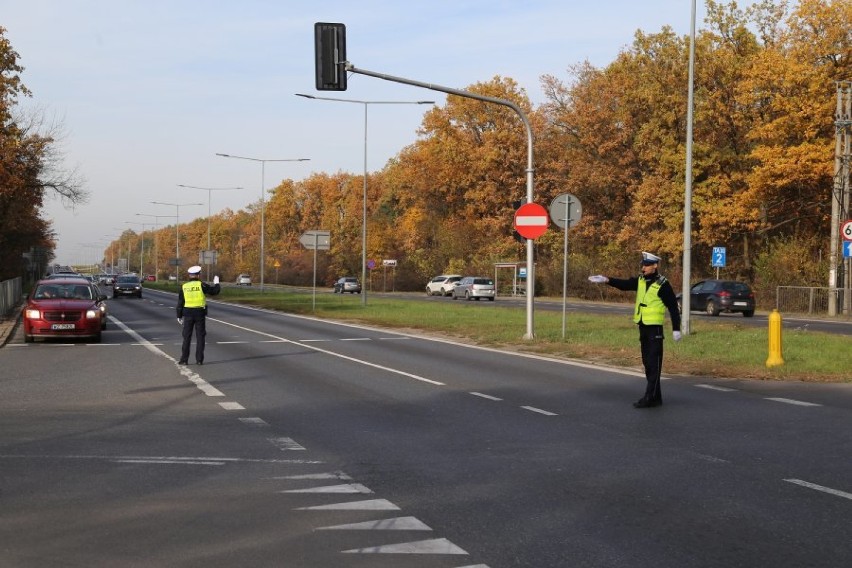 Akcja znicz 2018: na drogach w Warszawie spokojniej niż rok...