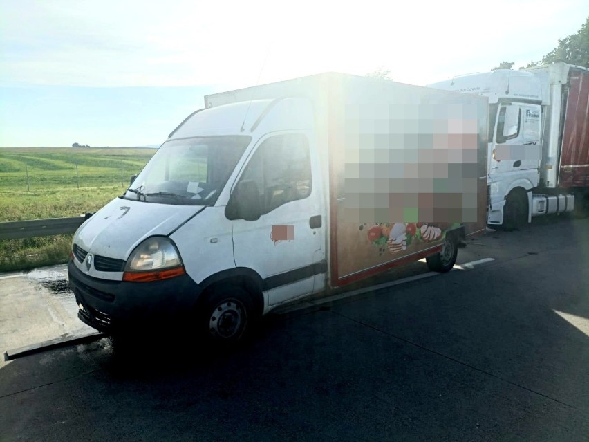 Wypadek z udziałem 2 pojazdów ciężarowych, 1 ofiara...