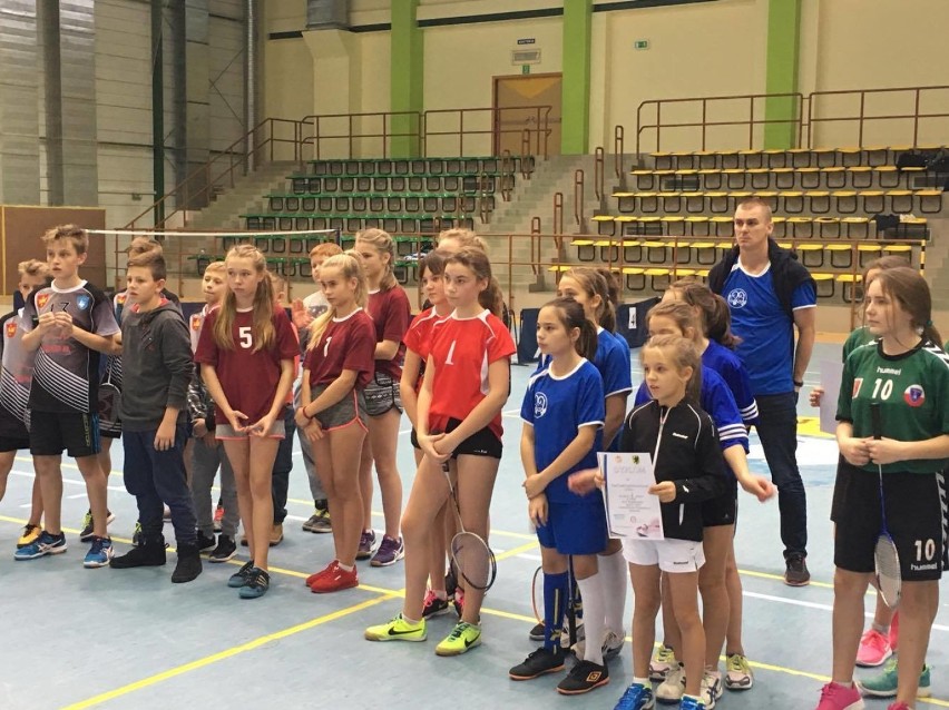 Reprezentacja ZSO Hel na zawodach badmintonowych w Gniewie