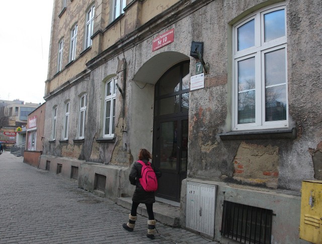 Na razie nie wiadomo gdzie od września trafią uczniowie SP nr 10 w Piotrkowie