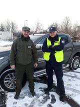 Szklarska Poręba: Policjanci i leśnicy walczą z kradzieżami choinek 
