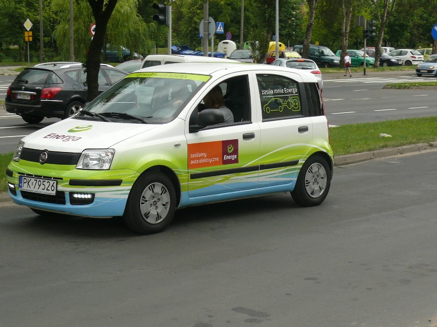 Kalisz - Zobacz jak prezentuje się pierwsze w mieście auto na... prąd