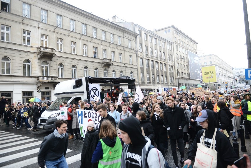 Trwa Młodzieżowy Strajk Klimatyczny w Warszawie. Uczniowie...