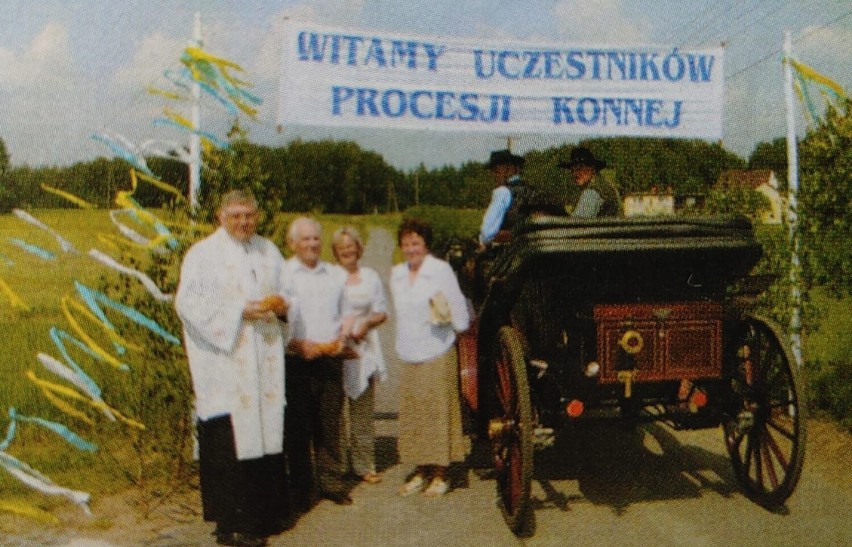 Uroczysta procesja z 2008 roku, poprowadzona trasą, jaką...