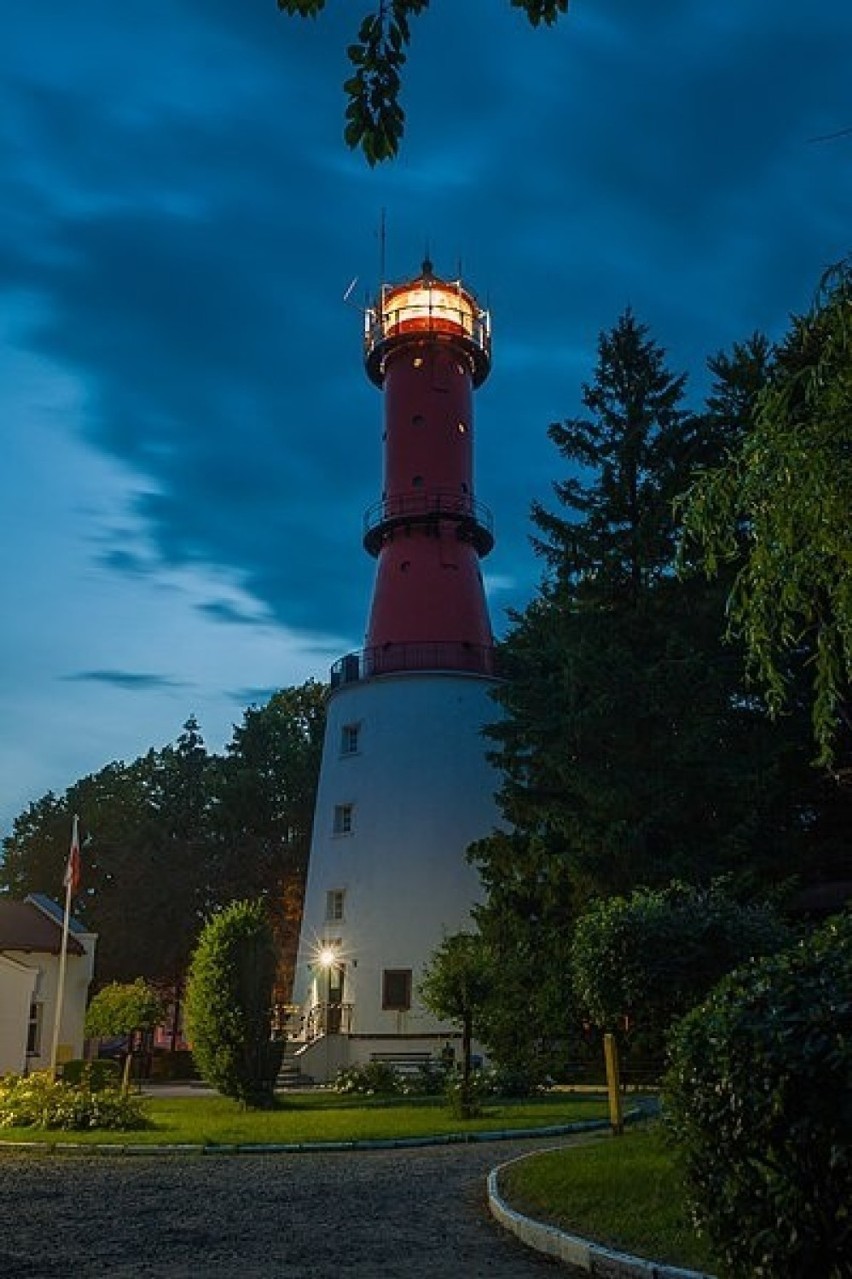 Latarnia morska na polskim wybrzeżu Bałtyku, położona na...