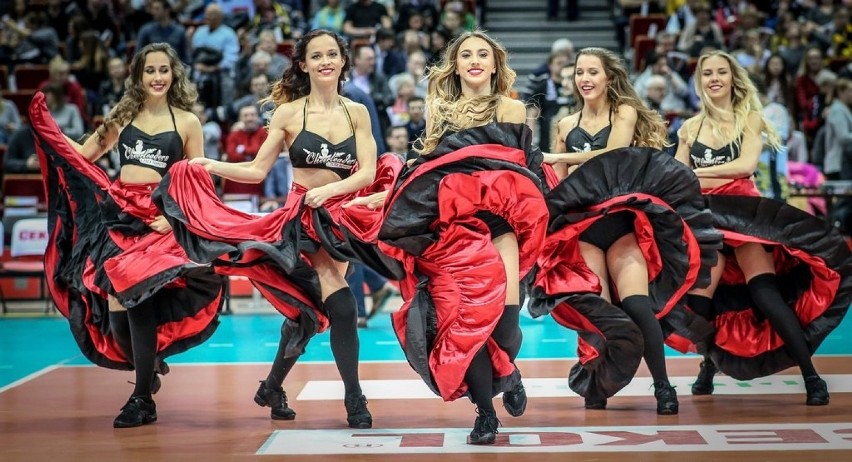 Cheerleaders Flex Sopot w akcji podczas meczu Trefl - Jastrzębski Węgiel. Zobacz zdjęcia!