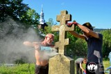 "Kamieniarze Kyczery" powrócili na łemkowskie cmentarze w Łabowej i Czyrnej. Zachowują pamięć o dawnych mieszkańcach