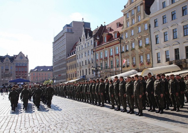 Obchody 5-lecia Wojsk Obrony Terytorialnej we Wrocławiu.