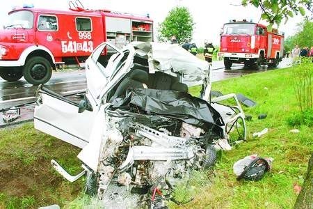 Dwie osoby zginęły, a trzy inne zostały ranne w wypadku w Zajączkowie Tczewskim.
Fot. Zbigniew Brucki