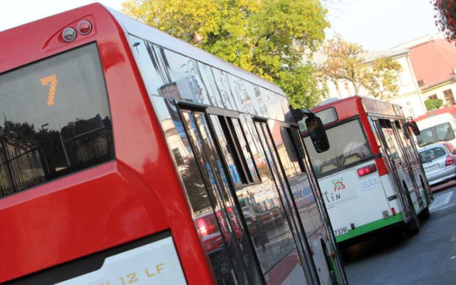 - Czy pieniądze wydane na nowe autobusy z klimatyzacją poszły na ...