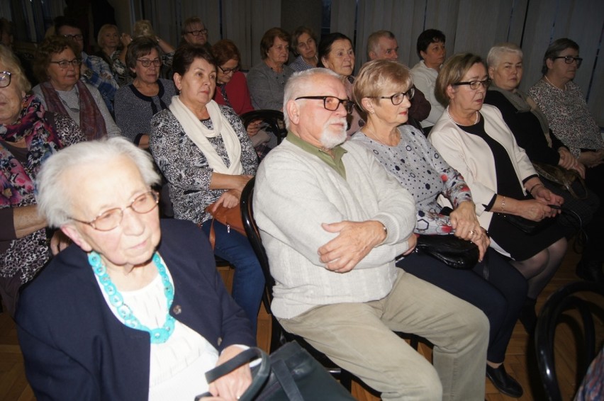 Koncert Kolęd i Pastorałek Chóru „Złota Nutka” w MDK w...