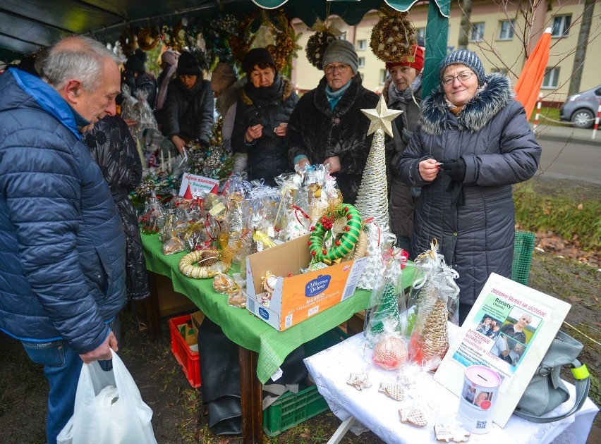 Pierwszy Kiermasz Bożonarodzeniowy w Żurawicy. To okazja do wsparcia lokalnych rękodzielników, gospodyń oraz kupców [ZDJĘCIA]