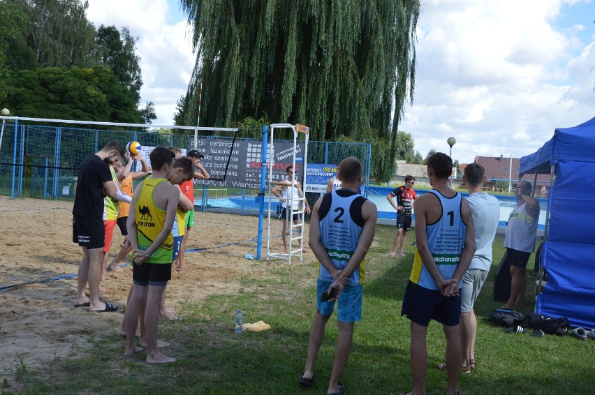 Turniej Siatkowej Piłki Plażowej o Puchar Burmistrza Wielunia ZDJĘCIA