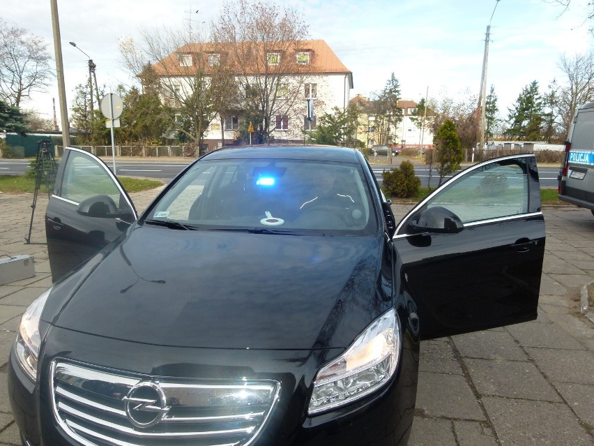 Wieluń, Wieruszów: Oto nowy postrach kierowców. Policja otrzymała nieoznakowanego opla insignię