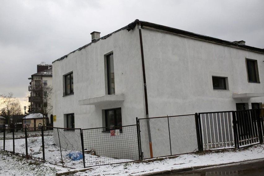 Apartamentowce udają domy. Coraz więcej takich inwestycji w Krakowie