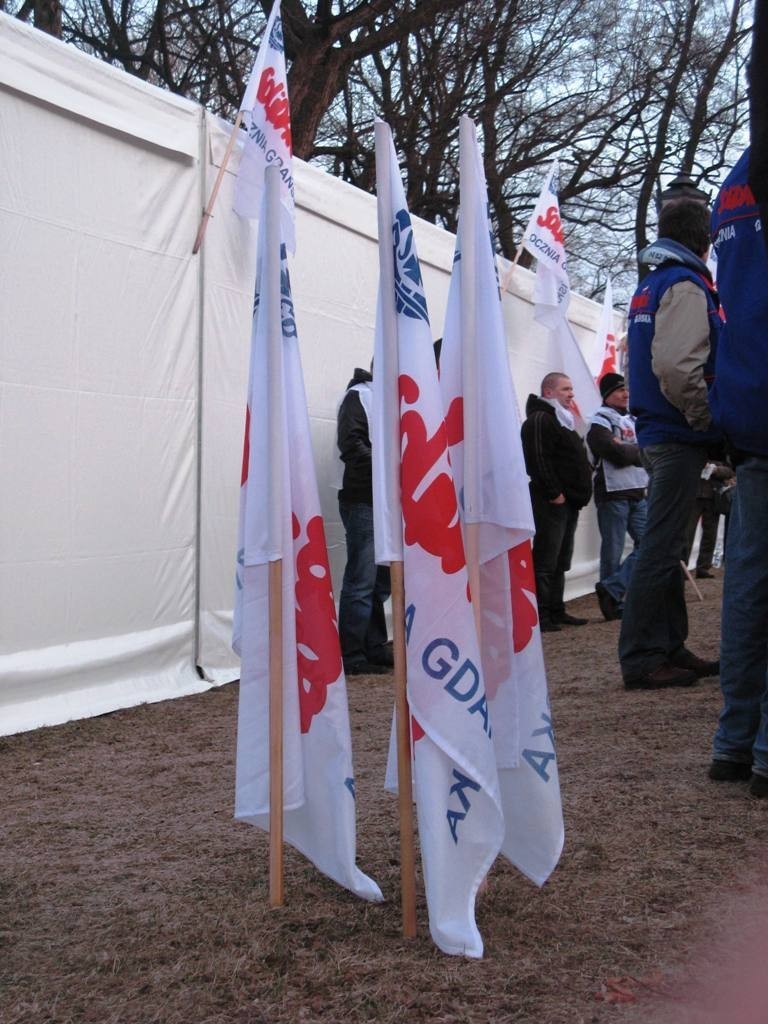 Przy Kancelarii Premiera &quot;Solidarność&quot; zbudowała &quot;miasteczko emerytalne&quot; [ZDJĘCIA, WIDEO]