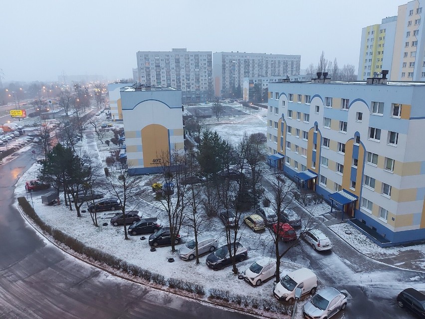 Primaaprilisowy atak zimy w Łodzi. Śnieżyca, wichura i temperatura bliska zera 