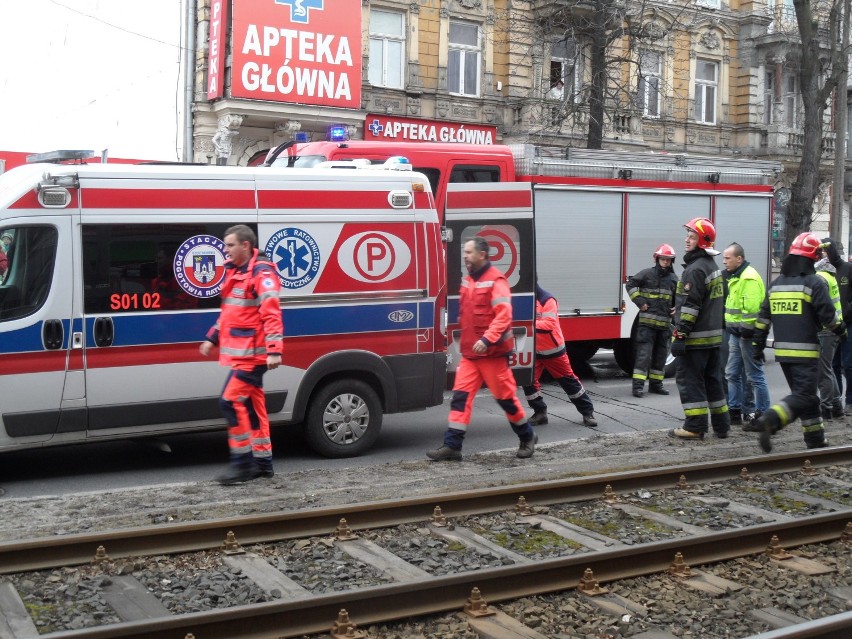 Wypadek Auto na torze tramwajowym ZDJĘCIA WIDEO